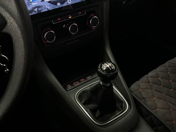 Volkswagen Golf VI с пробегом 2011 года, цена 950 000 рублей, 152450 км, хэтчбек, Автокод Объявления