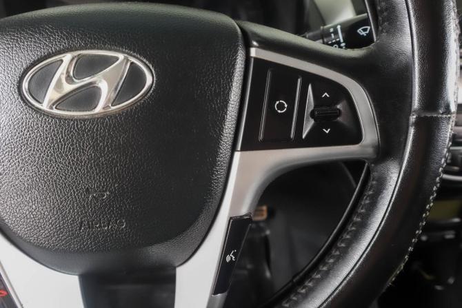 Hyundai Solaris I с пробегом 2011 года, цена 649 000 рублей, 295000 км, седан, Автокод Объявления