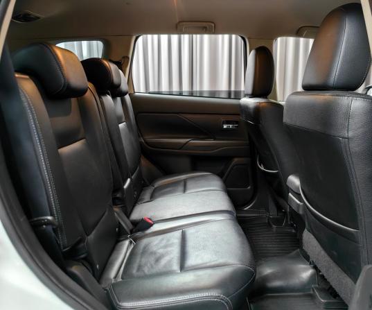 Mitsubishi Outlander III Рестайлинг 2 с пробегом 2015 года, цена 1 444 000 рублей, 218085 км, внедорожник, Автокод Объявления