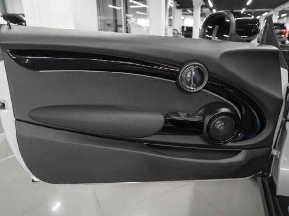 Mini Hatch III (F55/F56) Рестайлинг 2 с пробегом 2022 года, цена 3 860 000 рублей, 17160 км, хэтчбек, Автокод Объявления