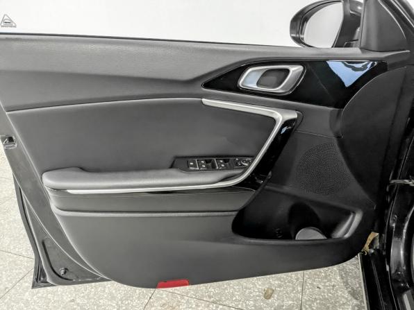Kia XCeed I с пробегом 2020 года, цена 1 870 000 рублей, 97775 км, хэтчбек, Автокод Объявления