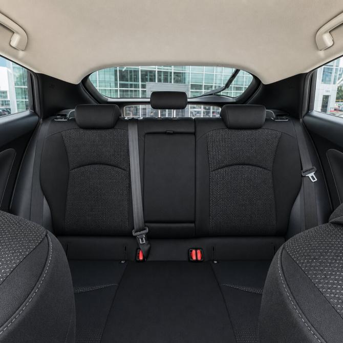 Toyota Prius IV Рестайлинг (XW50) Набережные Челны  - изображение 21