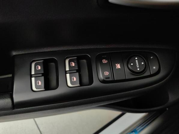 Kia Rio IV Рестайлинг с пробегом 2022 года, цена 1 735 000 рублей, 89100 км, хэтчбек, Автокод Объявления