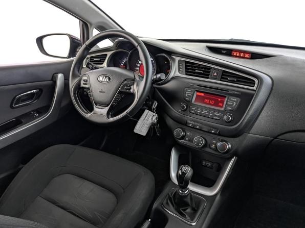 Kia Ceed II Рестайлинг с пробегом 2016 года, цена 1 010 000 рублей, 161143 км, хэтчбек, Автокод Объявления