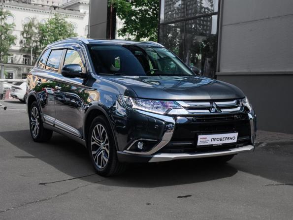 Mitsubishi Outlander III Рестайлинг 3 с пробегом 2018 года, цена 2 800 000 рублей, 46049 км, внедорожник, Автокод Объявления