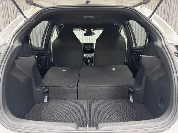 Toyota Yaris IV с пробегом 2020 года, цена 1 400 000 рублей, 65289 км, хэтчбек, Автокод Объявления