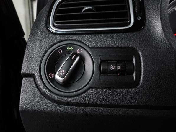 Volkswagen Polo V Рестайлинг с пробегом 2019 года, цена 1 299 000 рублей, 114720 км, седан, Автокод Объявления