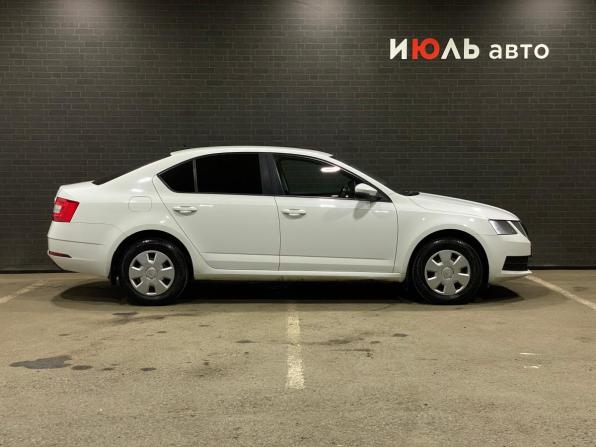 Skoda Octavia III (A7) Рестайлинг с пробегом 2017 года, цена 1 120 000 рублей, 247121 км, лифтбек, Автокод Объявления
