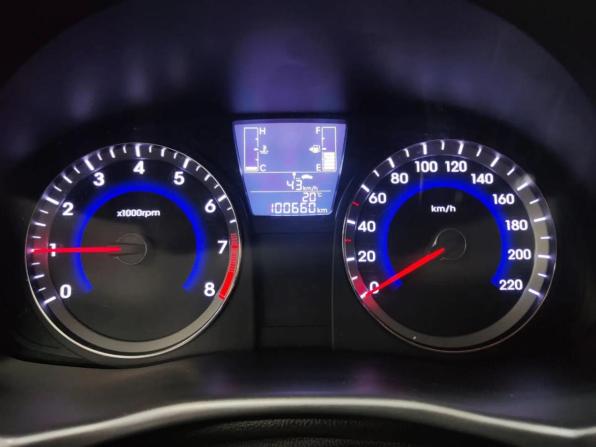 Hyundai Solaris I Рестайлинг с пробегом 2016 года, цена 950 000 рублей, 100659 км, седан, Автокод Объявления