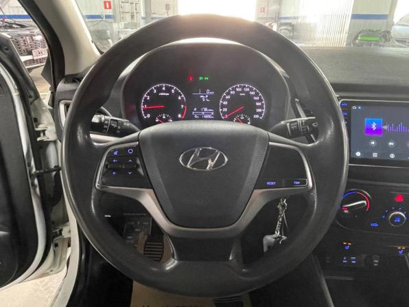 Hyundai Solaris II с пробегом 2018 года, цена 928 000 рублей, 119000 км, седан, Автокод Объявления