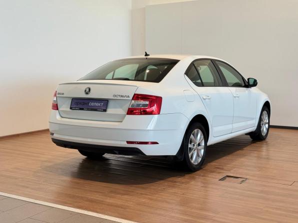 Skoda Octavia III (A7) Рестайлинг с пробегом 2018 года, цена 1 770 000 рублей, 110761 км, лифтбек, Автокод Объявления