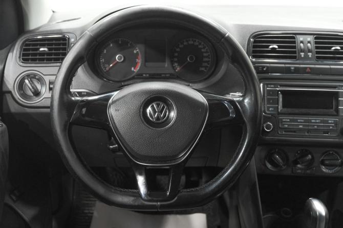 Volkswagen Polo V Рестайлинг с пробегом 2015 года, цена 899 000 рублей, 250000 км, седан, Автокод Объявления