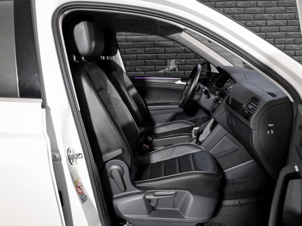 Volkswagen Tiguan II Рестайлинг с пробегом 2021 года, цена 3 550 000 рублей, 64781 км, внедорожник, Автокод Объявления
