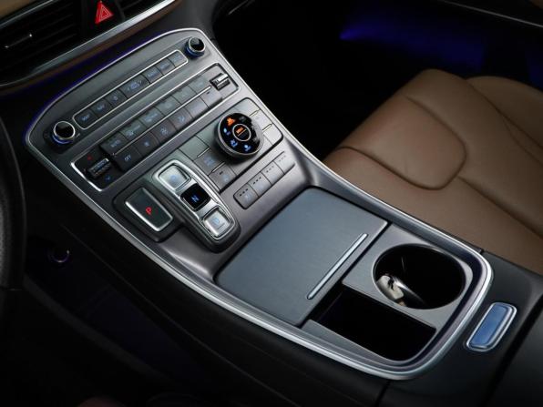 Hyundai Santa Fe IV Рестайлинг с пробегом 2022 года, цена 4 349 099 рублей, 80000 км, внедорожник, Автокод Объявления