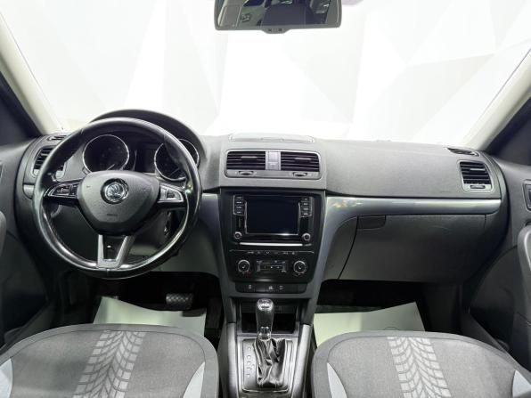 Skoda Yeti I Рестайлинг с пробегом 2015 года, цена 1 300 000 рублей, 189429 км, внедорожник, Автокод Объявления