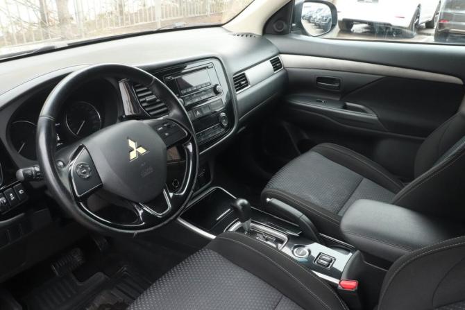 Mitsubishi Outlander III Рестайлинг 2 с пробегом 2017 года, цена 1 719 000 рублей, 174541 км, внедорожник, Автокод Объявления