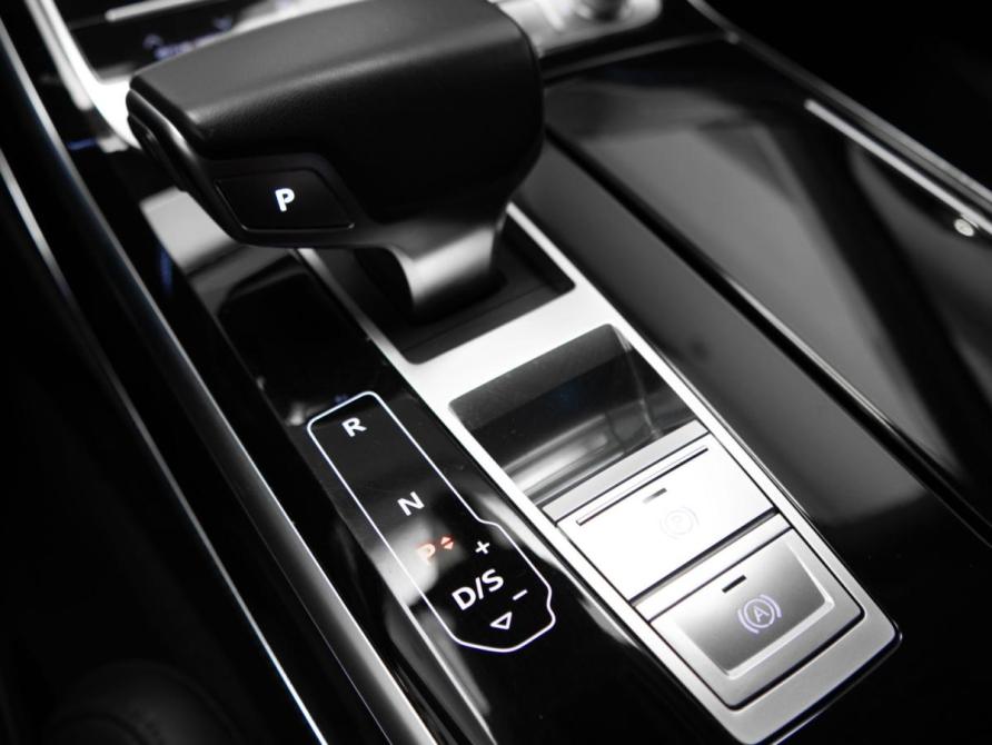 Audi A8 IV (D5) Москва  - изображение 21