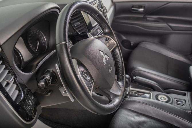 Mitsubishi Outlander III с пробегом 2013 года, цена 1 779 000 рублей, 182000 км, внедорожник, Автокод Объявления