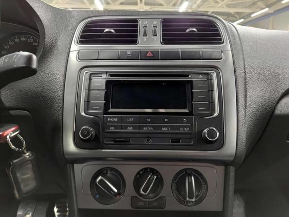 Volkswagen Polo V Рестайлинг с пробегом 2016 года, цена 815 000 рублей, 210408 км, седан, Автокод Объявления