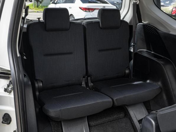 Toyota Sienta II с пробегом 2017 года, цена 1 800 000 рублей, 142686 км, компактвэн, Автокод Объявления