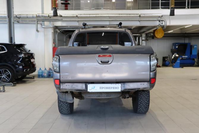 Mitsubishi L200 IV с пробегом 2011 года, цена 1 349 990 рублей, 269786 км, пикап, Автокод Объявления