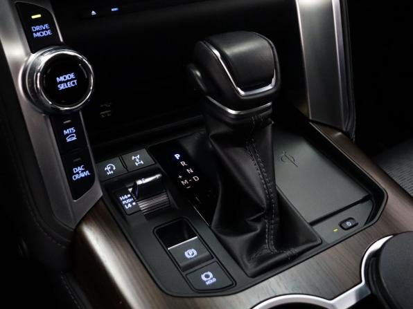Toyota Land Cruiser 300 Series с пробегом 2022 года, цена 12 490 000 рублей, 19200 км, внедорожник, Автокод Объявления