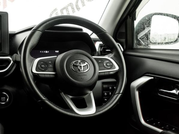 Toyota Raize I с пробегом 2020 года, цена 1 880 000 рублей, 62682 км, внедорожник, Автокод Объявления