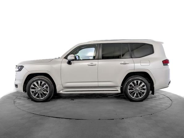 Toyota Land Cruiser 300 Series с пробегом 2022 года, цена 8 950 000 рублей, 53340 км, внедорожник, Автокод Объявления