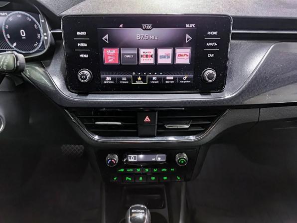 Skoda Rapid II с пробегом 2021 года, цена 1 820 000 рублей, 97892 км, лифтбек, Автокод Объявления