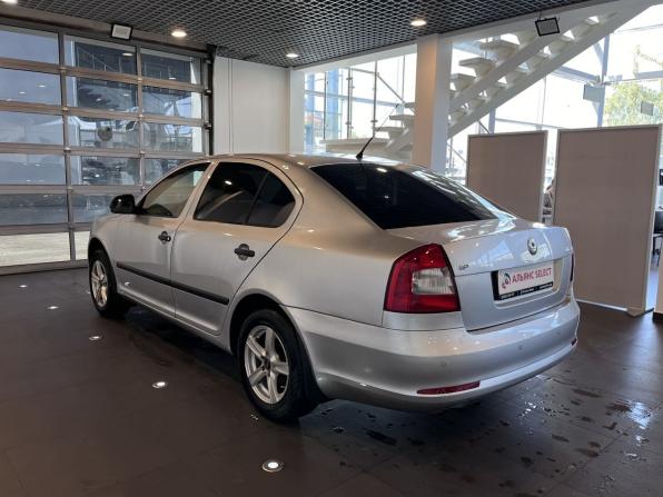 Skoda Octavia II (A5) Рестайлинг с пробегом 2011 года, цена 695 000 рублей, 207817 км, лифтбек, Автокод Объявления