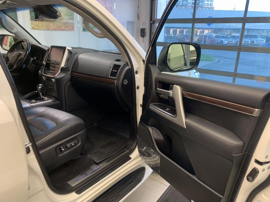 Toyota Land Cruiser 200 Series Рестайлинг 2 Екатеринбург  - изображение 26