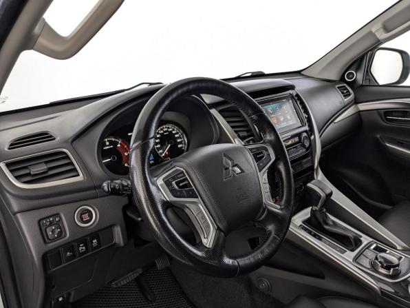 Mitsubishi Pajero Sport III с пробегом 2017 года, цена 2 790 000 рублей, 103500 км, внедорожник, Автокод Объявления