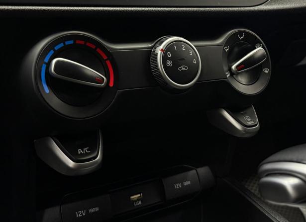 Kia Rio IV Рестайлинг с пробегом 2021 года, цена 1 849 000 рублей, 59205 км, хэтчбек, Автокод Объявления