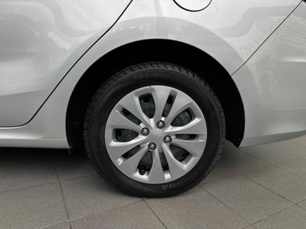 Kia Rio IV Рестайлинг с пробегом 2021 года, цена 1 300 000 рублей, 92371 км, седан, Автокод Объявления