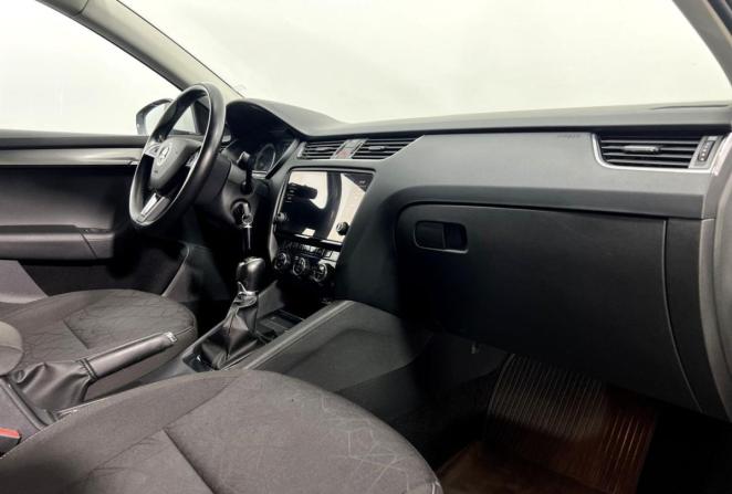 Skoda Octavia III (A7) Рестайлинг с пробегом 2019 года, цена 1 750 000 рублей, 121468 км, лифтбек, Автокод Объявления