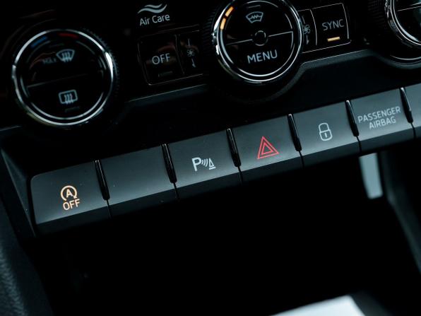 Skoda Karoq I с пробегом 2021 года, цена 2 569 000 рублей, 108411 км, внедорожник, Автокод Объявления
