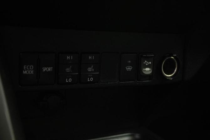 Toyota RAV4 IV (XA40) Рестайлинг с пробегом 2016 года, цена 2 199 000 рублей, 103645 км, внедорожник, Автокод Объявления