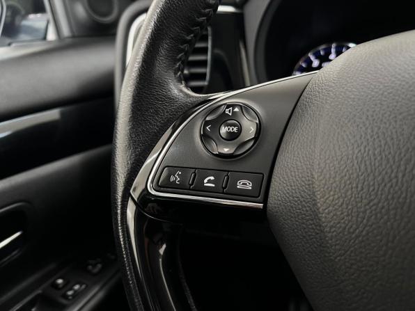 Mitsubishi Outlander III Рестайлинг 3 с пробегом 2018 года, цена 1 899 000 рублей, 92417 км, внедорожник, Автокод Объявления