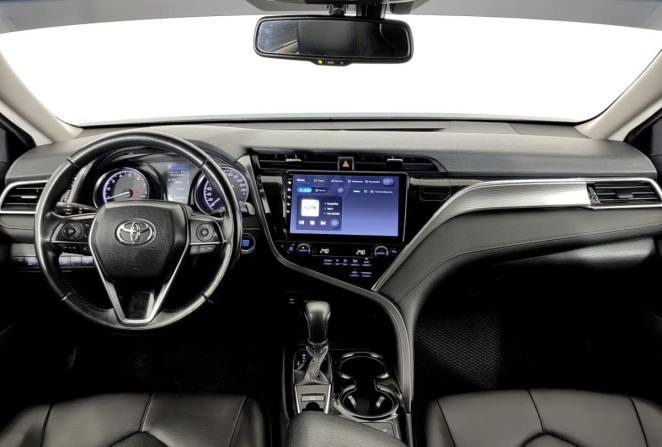 Toyota Camry VII (XV50) Рестайлинг 2 с пробегом 2018 года, цена 2 299 000 рублей, 221950 км, седан, Автокод Объявления