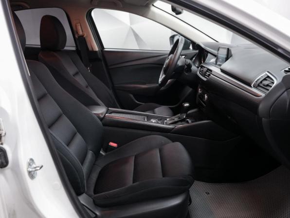 Mazda 6 III (GJ) Рестайлинг с пробегом 2016 года, цена 1 710 000 рублей, 185043 км, седан, Автокод Объявления