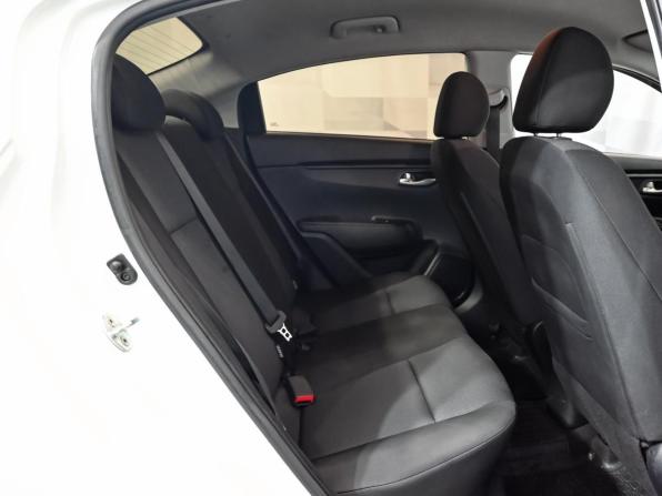 Kia Rio IV Рестайлинг с пробегом 2020 года, цена 1 300 000 рублей, 136030 км, седан, Автокод Объявления