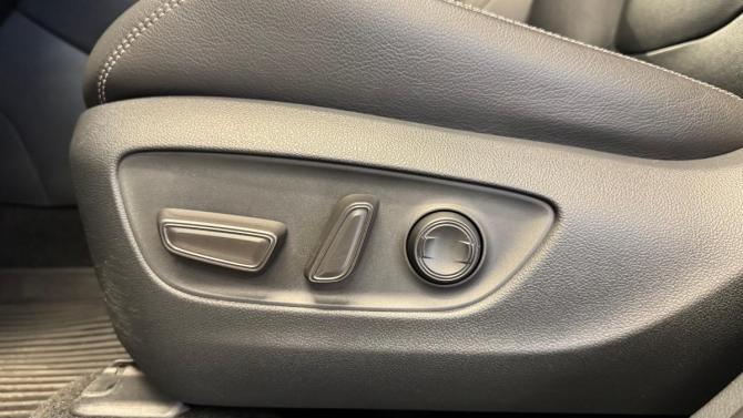 Toyota RAV4 V (XA50) с пробегом 2021 года, цена 3 899 000 рублей, 76240 км, внедорожник, Автокод Объявления