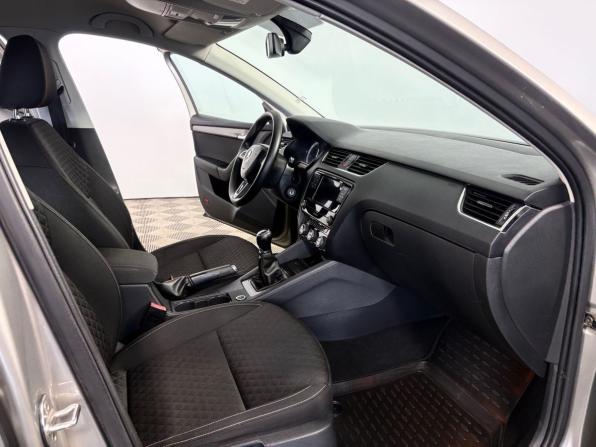 Skoda Octavia III (A7) Рестайлинг с пробегом 2017 года, цена 1 475 000 рублей, 142307 км, лифтбек, Автокод Объявления
