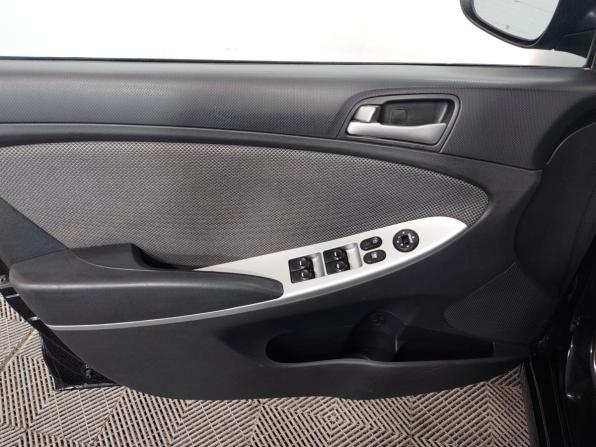 Hyundai Solaris I Рестайлинг с пробегом 2014 года, цена 915 000 рублей, 152000 км, хэтчбек, Автокод Объявления