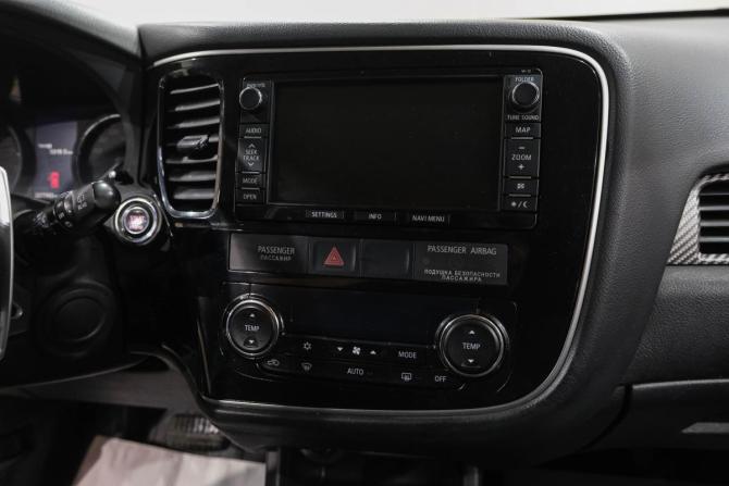 Mitsubishi Outlander III с пробегом 2012 года, цена 1 649 000 рублей, 221000 км, внедорожник, Автокод Объявления