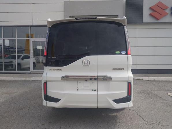 Honda Stepwgn V Рестайлинг с пробегом 2021 года, цена 3 200 000 рублей, 18840 км, минивэн, Автокод Объявления