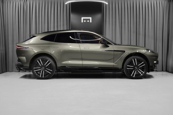 Новый Aston Martin DBX I 2025 года, цена 44 020 100 рублей, внедорожник, Автокод Объявления