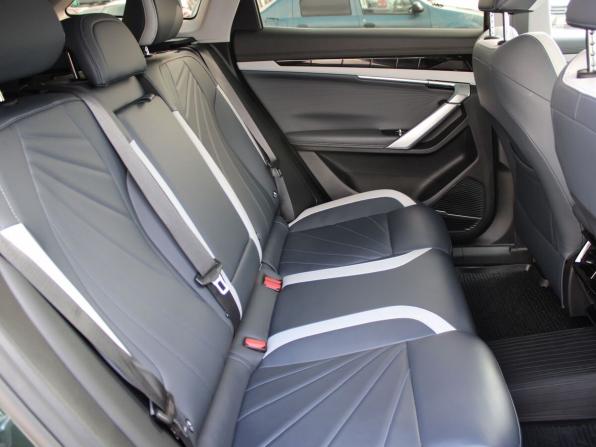 Geely Atlas II с пробегом 2024 года, цена 3 199 000 рублей, 9605 км, внедорожник, Автокод Объявления
