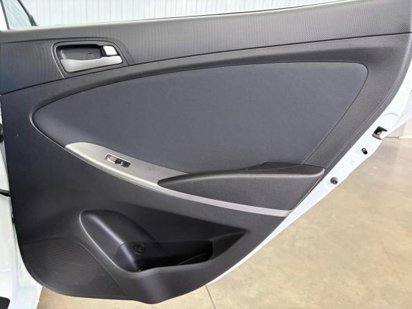 Hyundai Solaris I Рестайлинг с пробегом 2016 года, цена 1 037 000 рублей, 102000 км, седан, Автокод Объявления