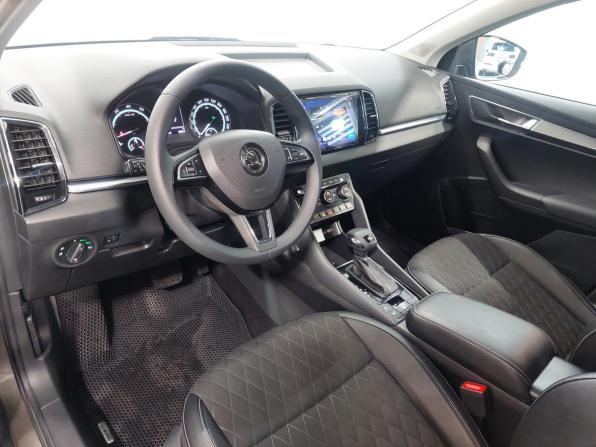 Skoda Karoq I с пробегом 2020 года, цена 2 355 000 рублей, 66800 км, внедорожник, Автокод Объявления